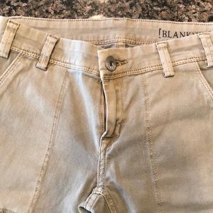 Blank NYC size 25 army green skinny jeans leggings